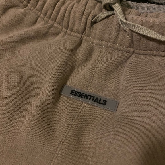 Taupe Essential sweatpants - Picture 3 of 5